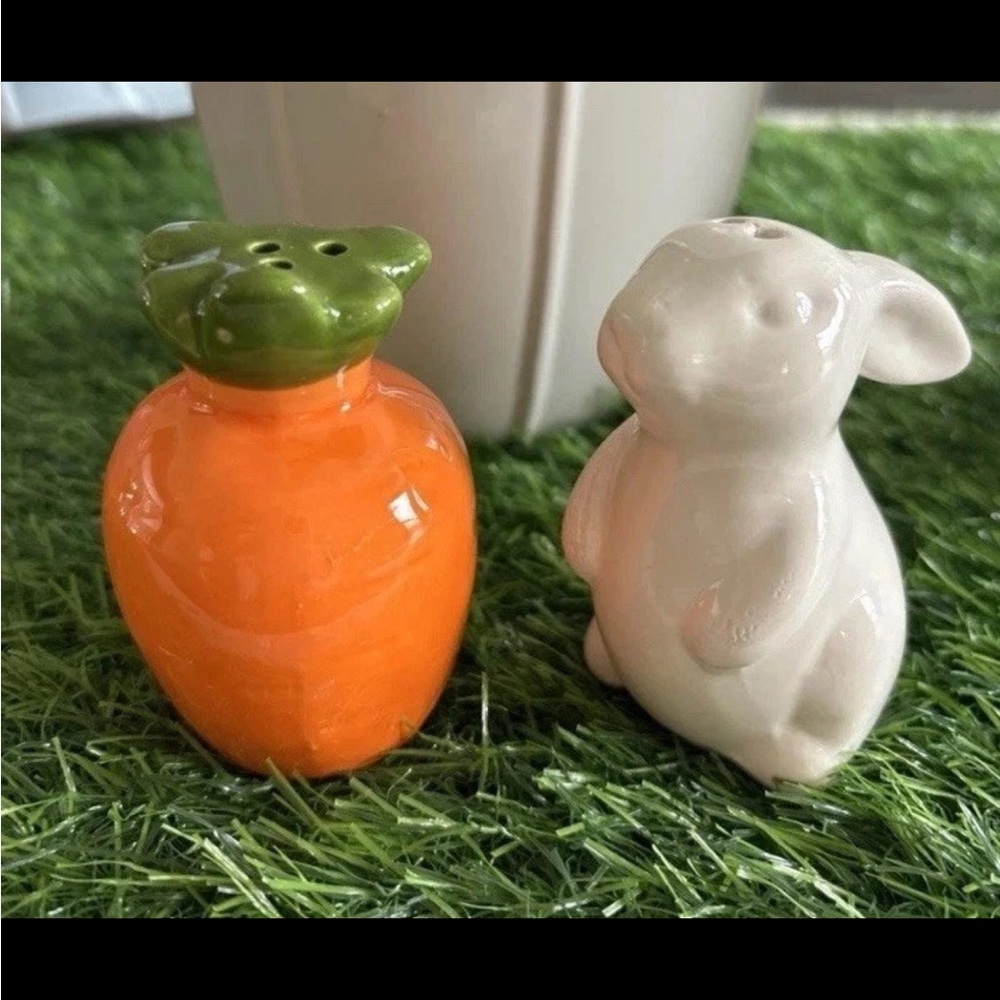 Salt & Pepper Shakers 2.75" White Bunny Rabbit & Carrot Ceramic Easter Decor NEW